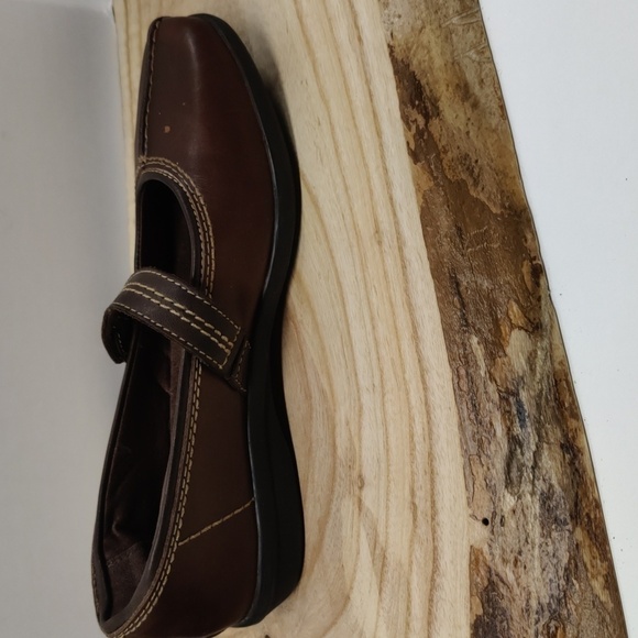 Clarks Soft Cushion Brown Leather Mary Jane Style Loafers, Size 7.5M - Picture 8 of 11